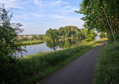 Oder-Havel-Radweg mit Blick auf das Hafendorf Zerpenschleuse